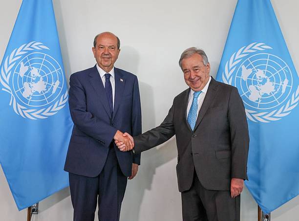 UN ET.jpg
